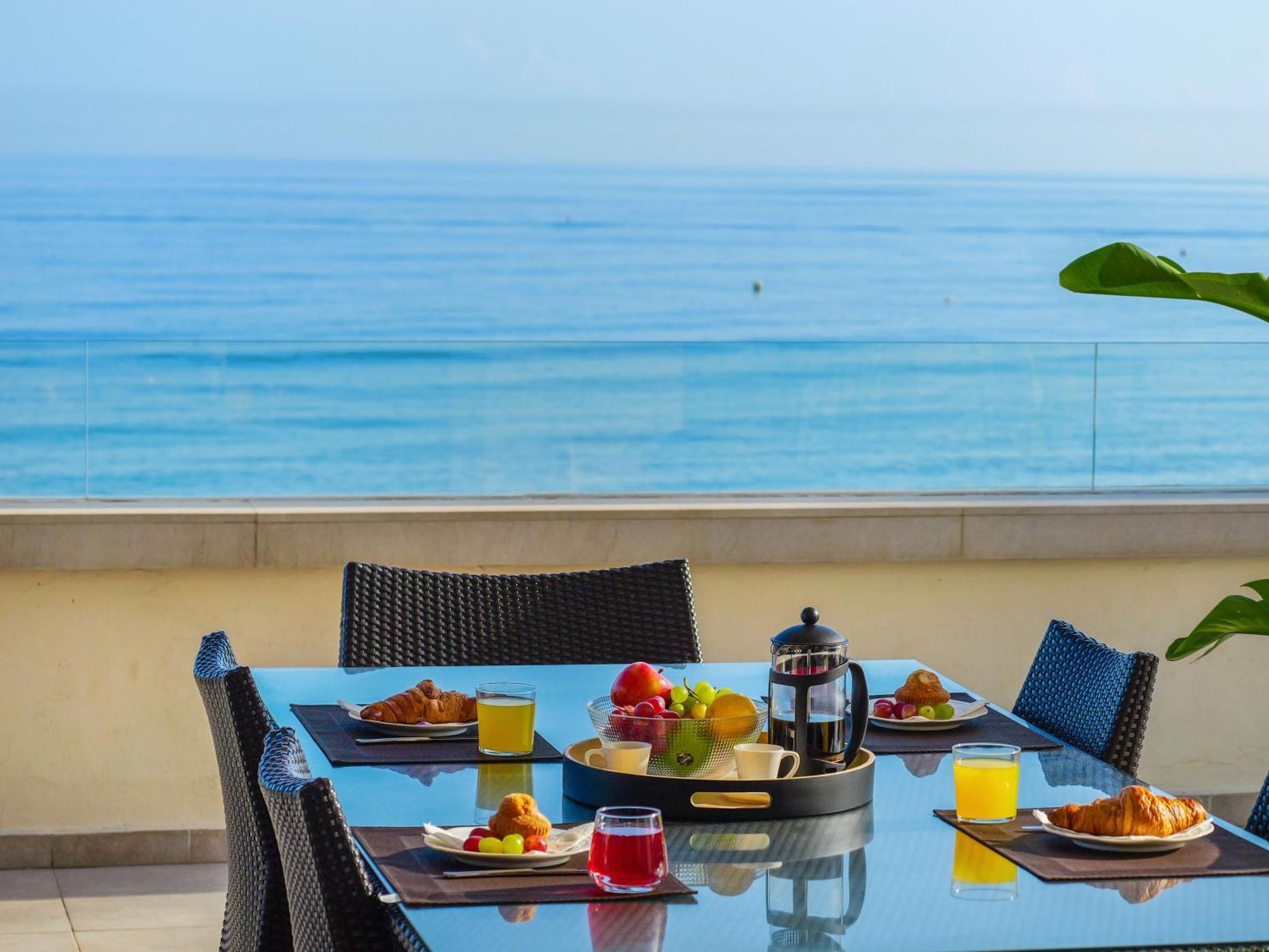 Heaven Beach Apartment 405 Estepona Bagian luar foto